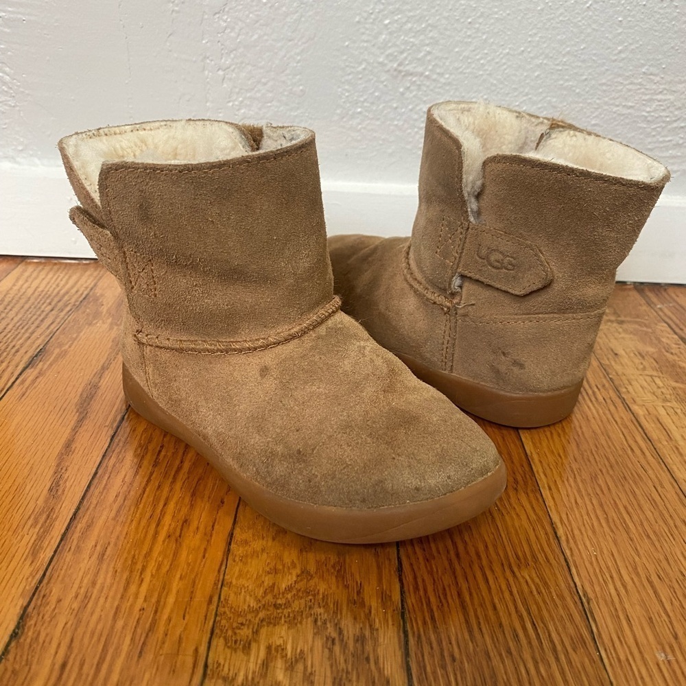 UGG Toddler Classic Camel Boots Size 10